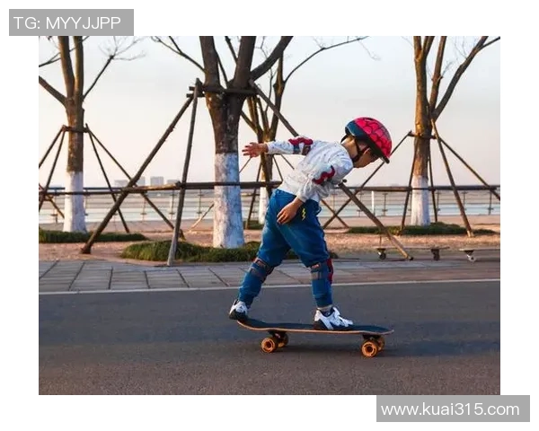 武汉滑板队的边路渗透战术解析与实践探索